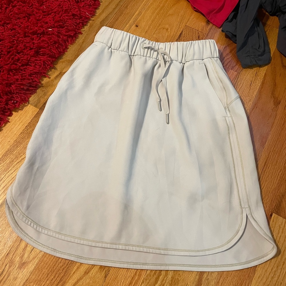 Lululemon Athletica Cream on the fly skirt brand new